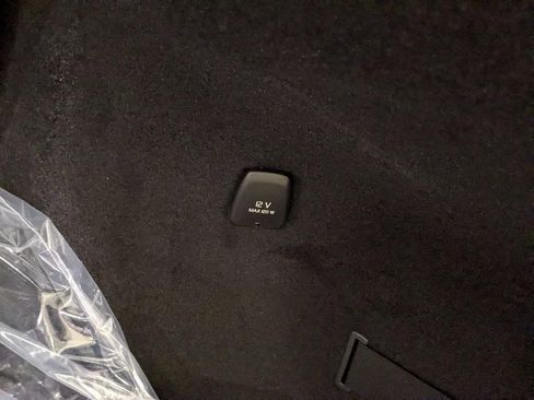 New 2026 Volvo XC90 B6 Plus w/ Protection Package Premier image 29