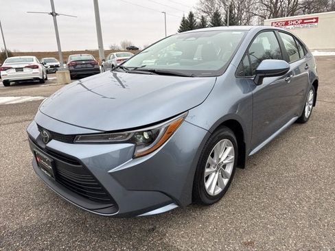 Used 2026 Toyota Corolla LE w/ LE Premium Package FWD image 4