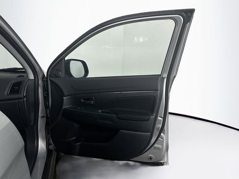 Used 2025 Mitsubishi Outlander Sport ES image 30