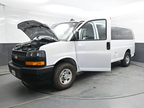 Used 2024 Chevrolet Express 3500 LS RWD image 47
