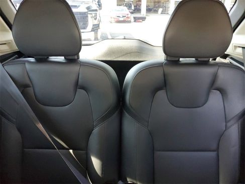 Used 2019 Volvo XC90 T6 Momentum w/ Advanced Package image 15