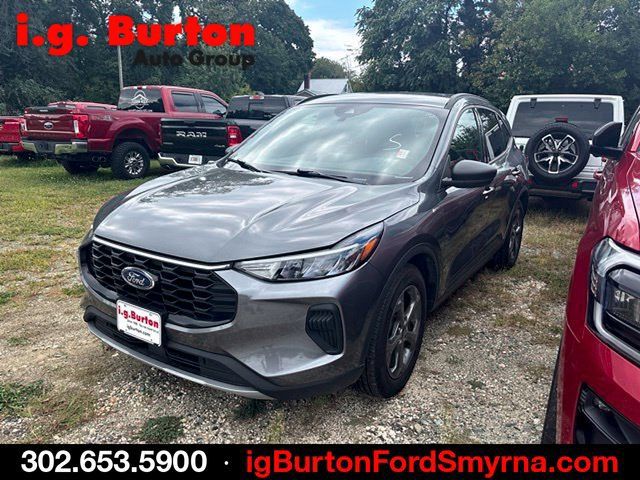 Used 2025 Ford Escape ST-Line FWD image 3