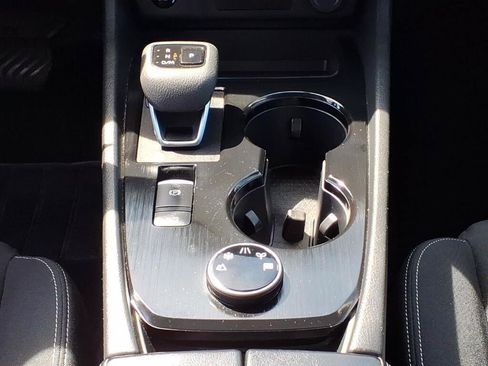 Used 2024 Nissan Rogue S AWD/4WD image 16