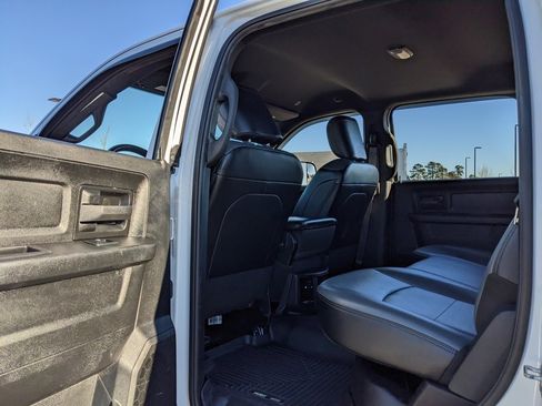 Used 2021 RAM 2500 Tradesman w/ Chrome Appearance Group image 33