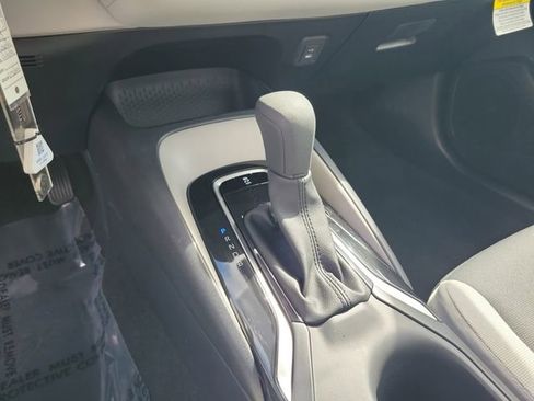 Used 2025 Toyota Corolla LE image 20