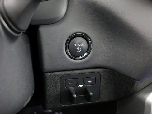 Used 2025 Toyota Sequoia Platinum image 21