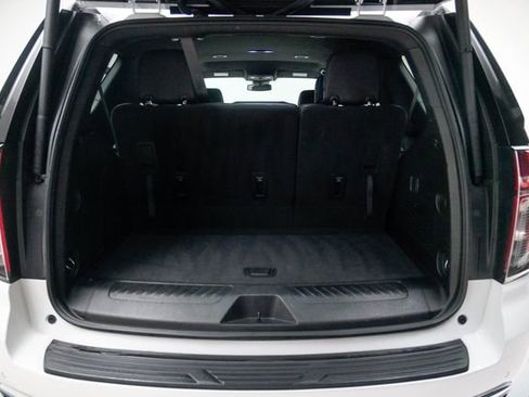 Used 2024 Chevrolet Tahoe LT AWD/4WD image 13