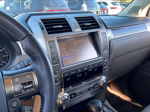 Used 2016 Lexus GX 460 image 5