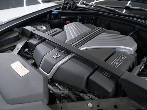 Used 2023 Rolls-Royce Phantom Sedan w/ The Phantom Package image 37