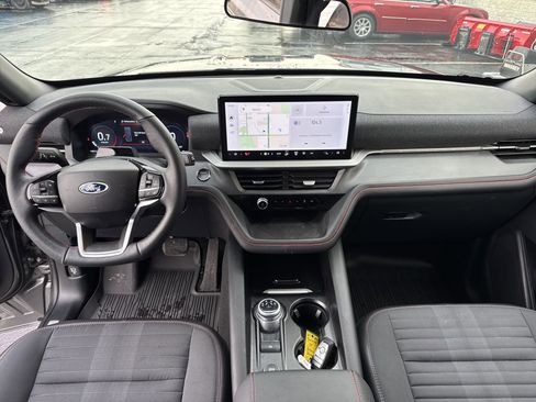 Used 2025 Ford Explorer ST-Line w/ ST-Line Street Pack image 23