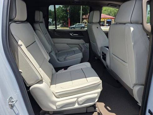 Used 2026 GMC Yukon XL Denali w/ Sun & Power Step Package AWD/4WD image 17