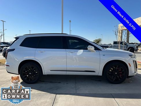 Used 2023 Cadillac XT6 Sport w/ LPO, ONYX Package image 20
