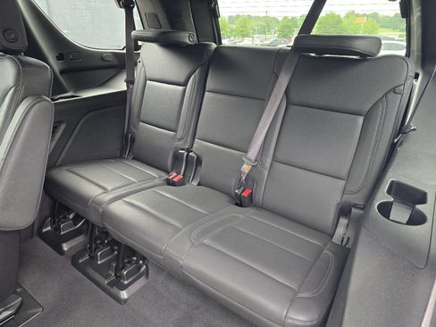Used 2023 Chevrolet Tahoe LT w/ Luxury Package AWD/4WD image 11