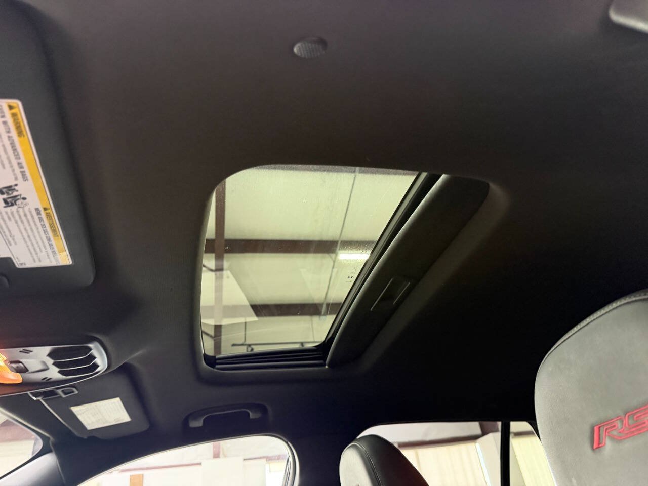 Used 2025 Chevrolet Trax RS w/ Sunroof Package FWD image 28