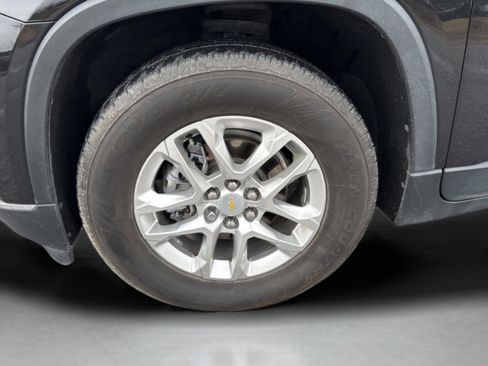 Used 2021 Chevrolet Traverse LT image 44