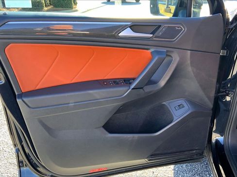 Used 2019 Volkswagen Tiguan SEL Premium image 21