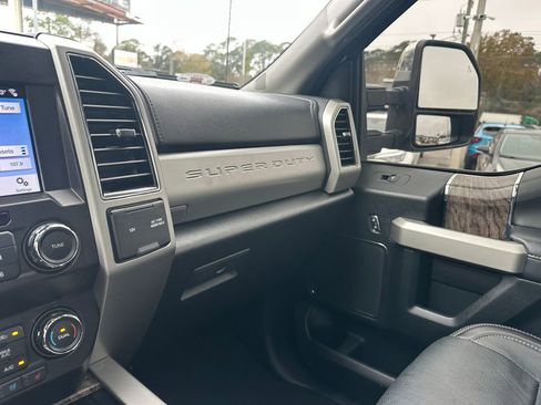 Used 2019 Ford F250 Lariat w/ Lariat Ultimate Package image 60