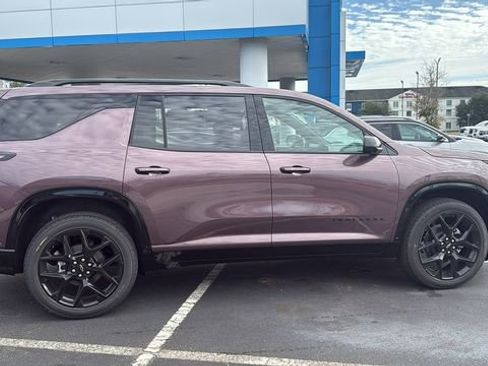 New 2026 Chevrolet Traverse RS w/ LPO, Floor Liner Package image 8