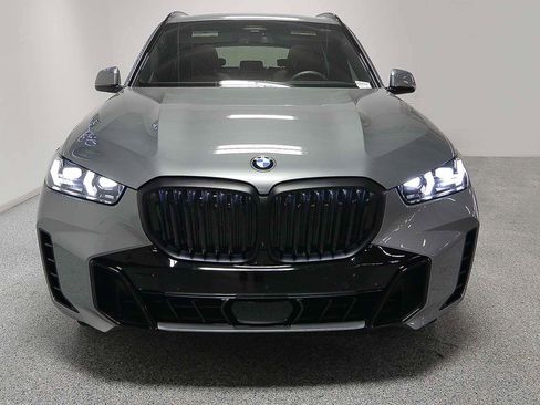 Used 2026 BMW X5 xDrive40i w/ M Sport Package AWD/4WD image 2