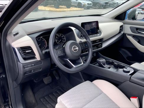 Used 2023 Nissan Rogue SV AWD/4WD image 17