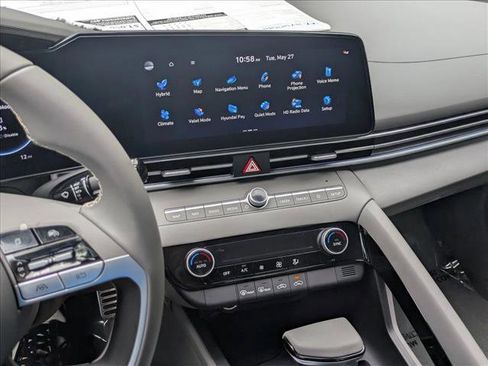 New 2025 Hyundai Elantra SEL image 12