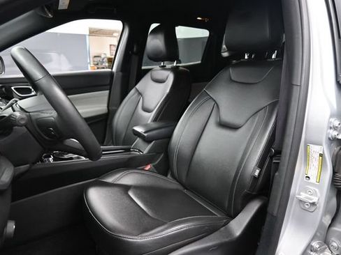 Used 2025 Jeep Compass Limited AWD/4WD image 20