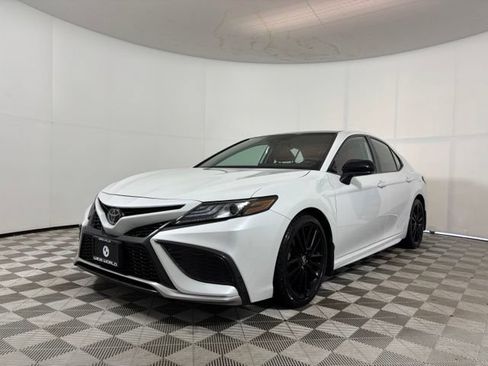 Used 2022 Toyota Camry XSE w/ Carpet Mat Package (TMS) AWD/4WD image 3