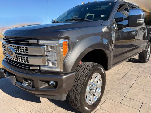 Used 2017 Ford F250 Platinum w/ Platinum Ultimate Package image 2