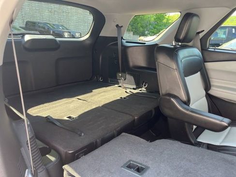 Used 2023 Ford Explorer XLT w/ Equipment Group 202A AWD/4WD image 41