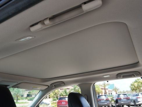 Used 2025 Honda Pilot Touring image 35