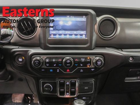 Used 2023 Jeep Wrangler Unlimited w/ Cold Weather Group image 12