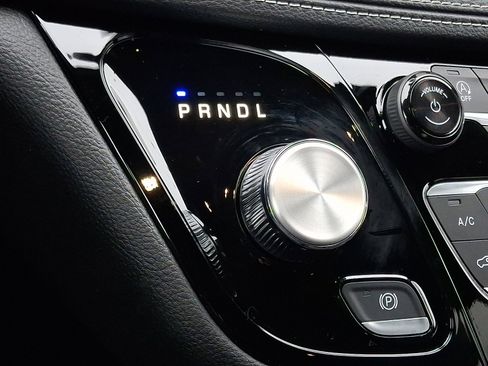 New 2026 Chrysler Pacifica Select image 12