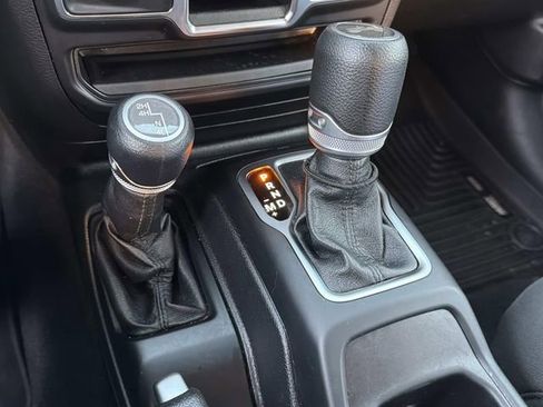 Used 2021 Jeep Wrangler Sport AWD/4WD image 28