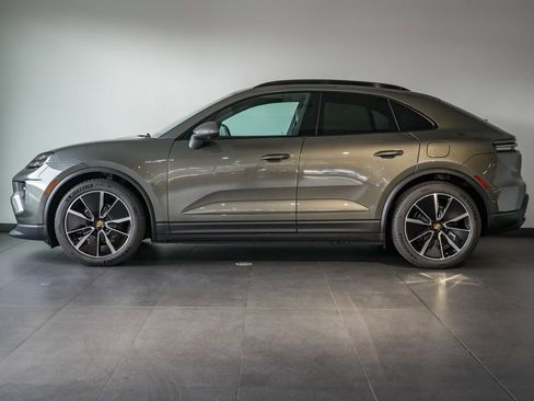 New 2026 Porsche Macan 4 Electric AWD/4WD image 2