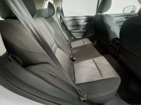 Used 2024 Nissan Rogue SV image 26