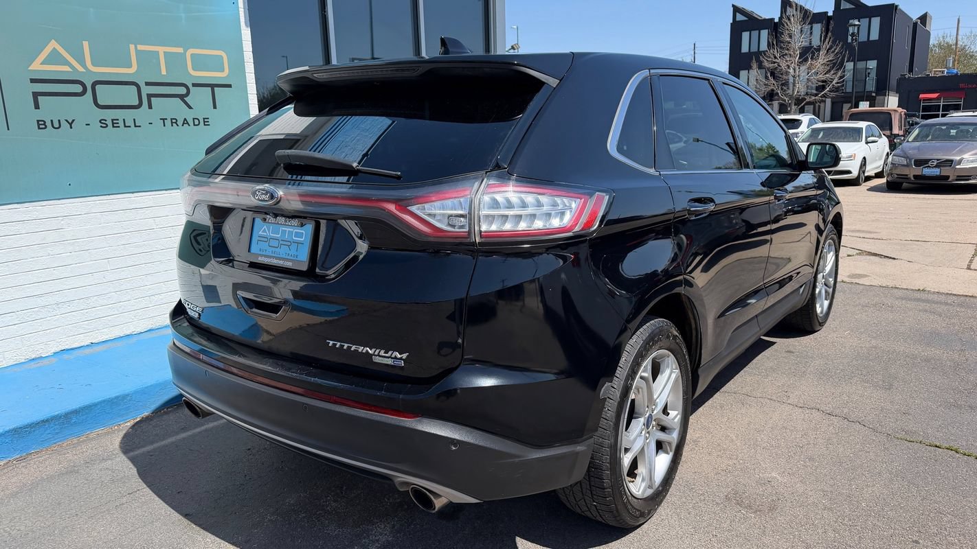 Used 2018 Ford Edge Titanium w/ Equipment Group 301A AWD/4WD image 2