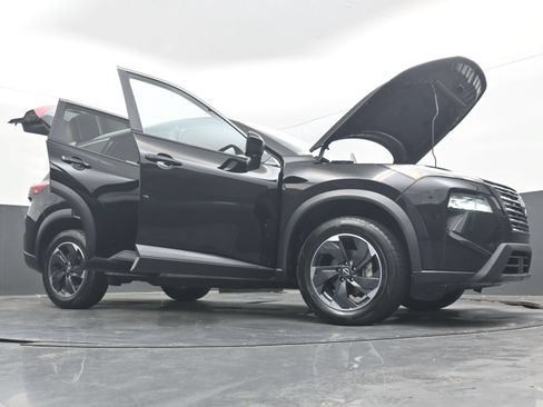 Used 2025 Nissan Rogue SV FWD image 43