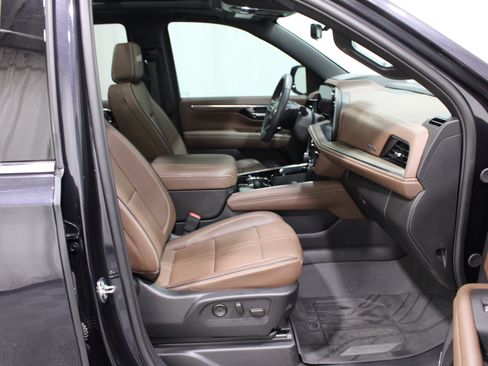 Used 2025 Chevrolet Tahoe High Country w/ LPO, Illumination Package AWD/4WD image 28