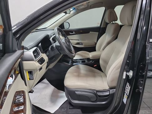 Used 2016 Kia Sorento LX image 25