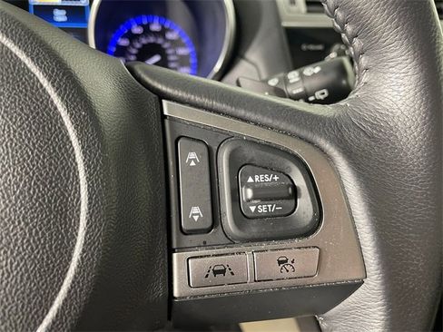 Used 2017 Subaru Outback 2.5i Limited image 10