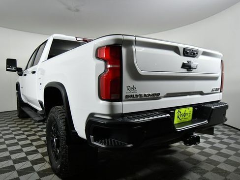 Used 2024 Chevrolet Silverado 2500 ZR2 w/ Technology Package image 13