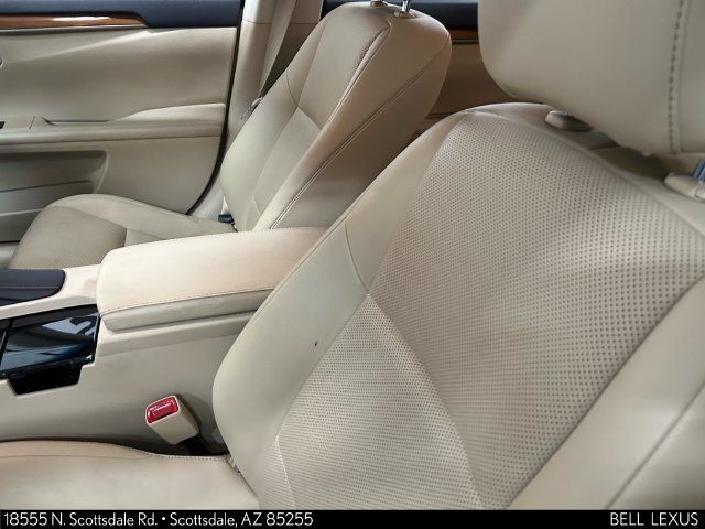 Used 2014 Lexus ES 300h w/ Premium Package w/Bamboo Trim FWD image 18