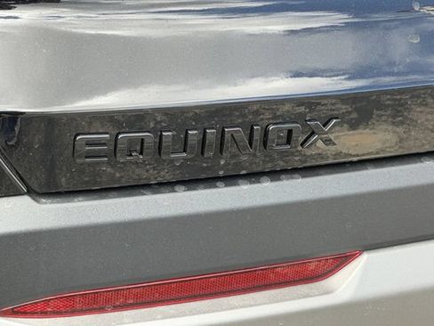 New 2026 Chevrolet Equinox LT w/ Convenience Package II FWD image 9