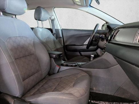 Used 2018 Kia Niro LX image 20