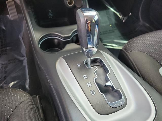 Used 2019 Dodge Journey SE FWD image 13