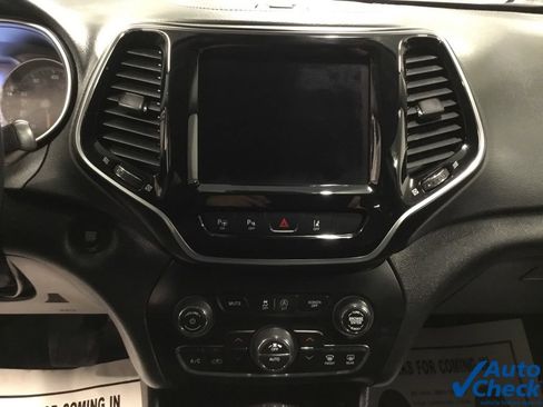 Used 2019 Jeep Cherokee Limited w/ Luxury Group AWD/4WD image 48