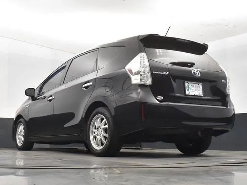 Used 2012 Toyota Prius V Three w/ Preferred Accessory Pkg FWD image 12