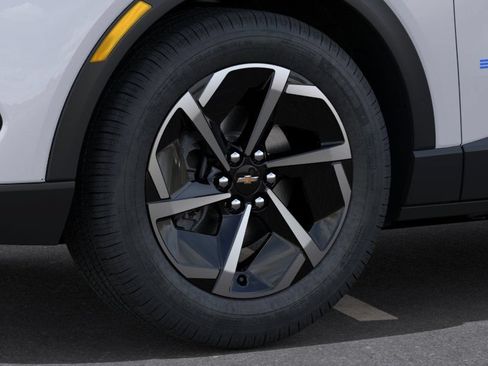 New 2026 Chevrolet Equinox EV LT FWD image 9