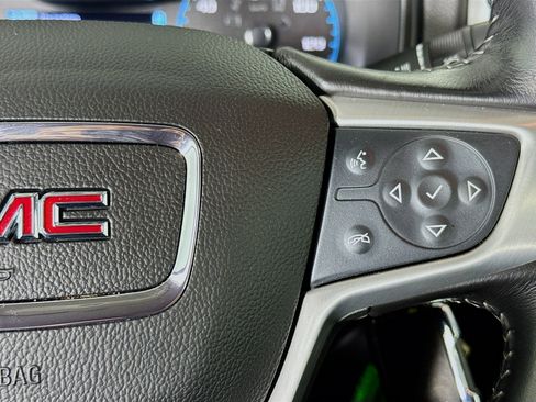 Used 2018 GMC Canyon SLT image 14