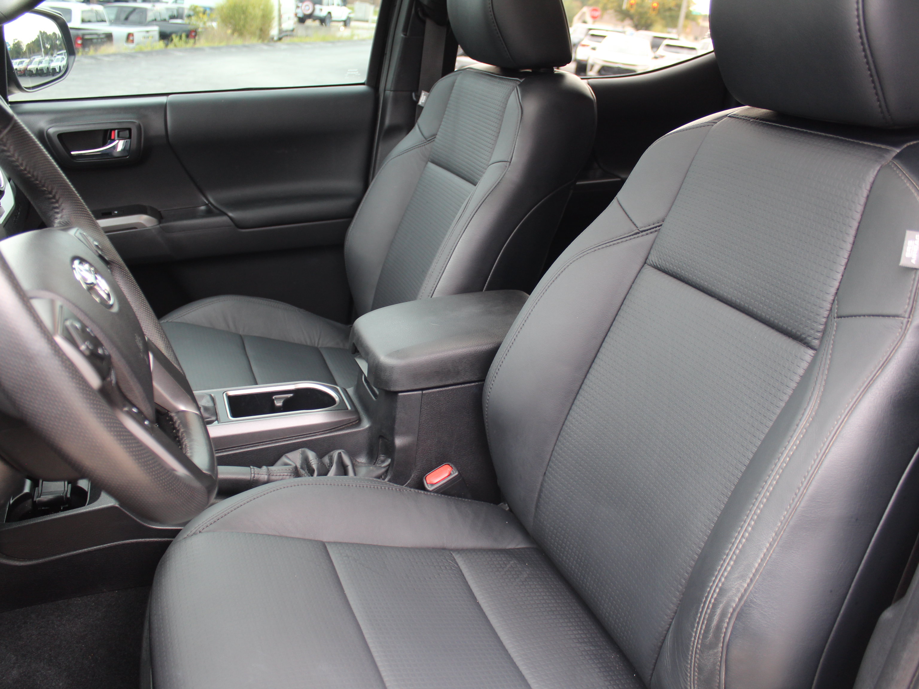 Used 2023 Toyota Tacoma TRD Off-Road w/ TRD Premium Off Road Package AWD/4WD image 12